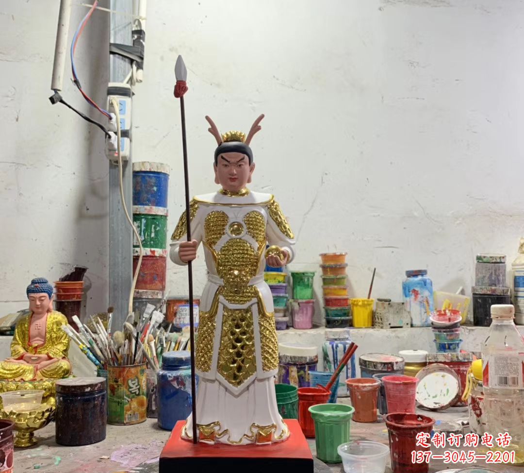 四川玻璃钢龙王三太子雕塑传承传统文化的艺术瑰宝