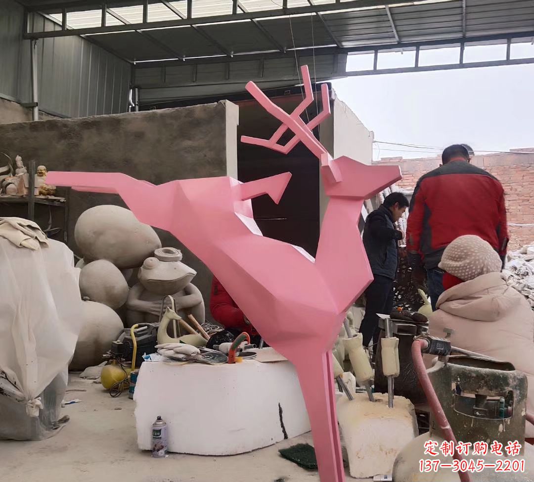 四川不锈钢彩绘小鹿雕塑艺术与美感的完美结合