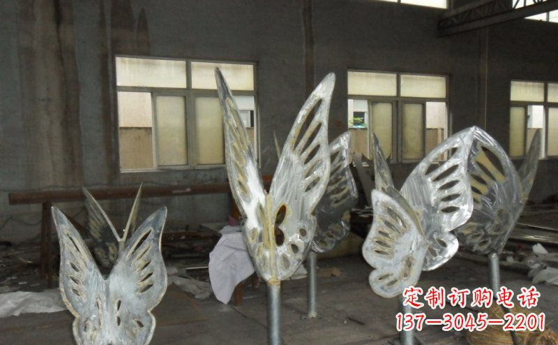 四川不锈钢彩色蝴蝶景观雕塑——美丽色彩装点美景