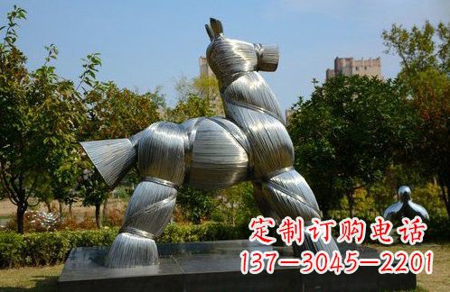 四川不锈钢草扎马雕塑艺术精彩绽放