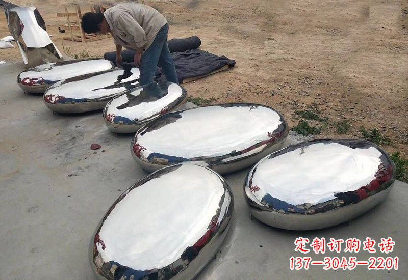 四川不锈钢鹅卵石雕塑精美外形给人以美的感受