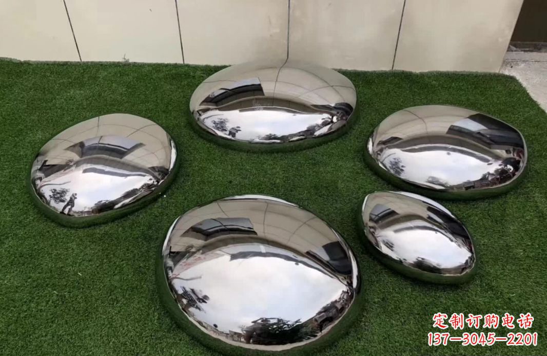 四川精致灵动的不锈钢鹅卵石雕塑