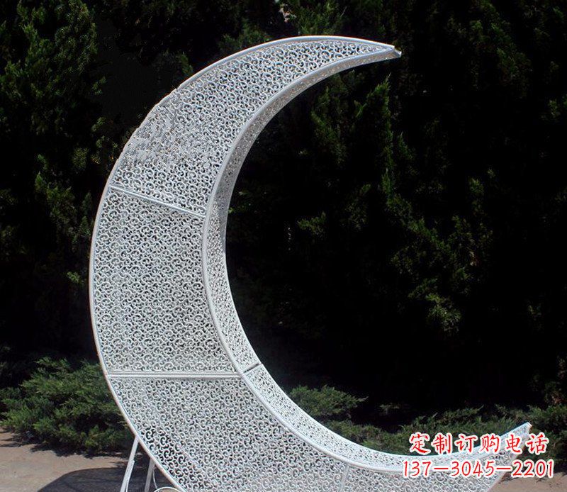 四川不锈钢镂空月亮公园雕塑浪漫而又神奇