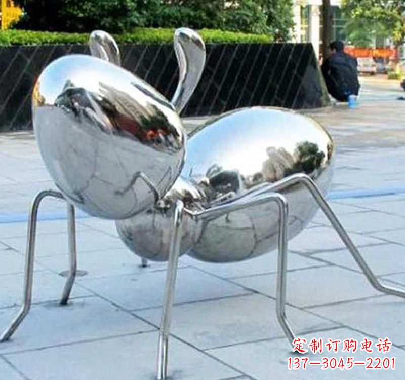 四川不锈钢蚂蚁雕塑一座象征努力的艺术作品