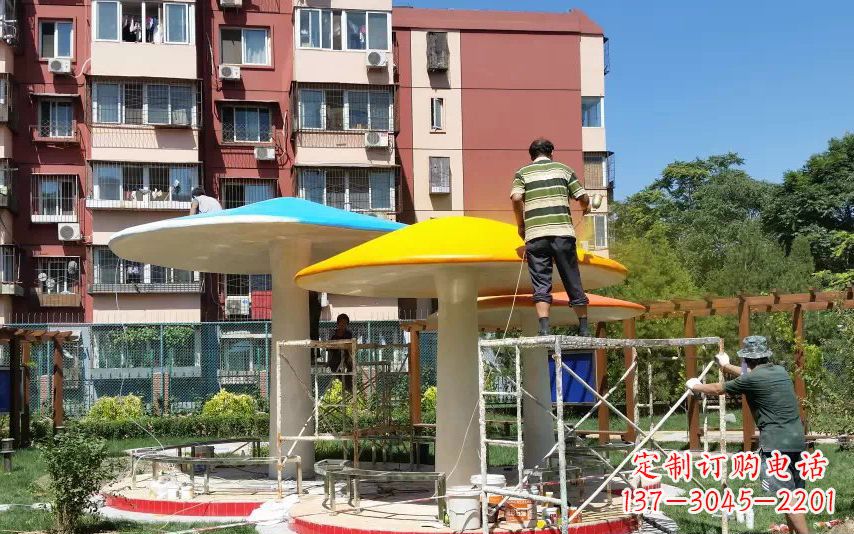四川不锈钢蘑菇凉亭——精美雕塑点缀绿意
