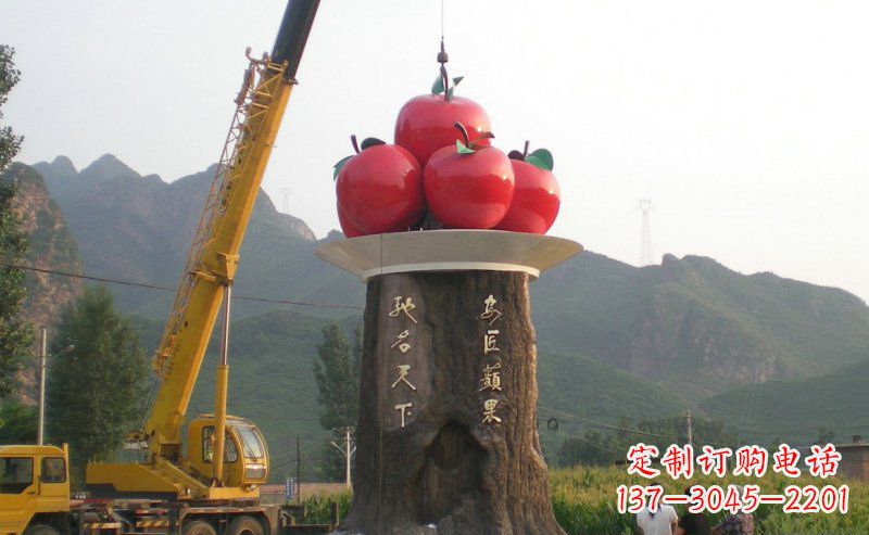 四川不锈钢苹果雕塑艺术与科技的结合