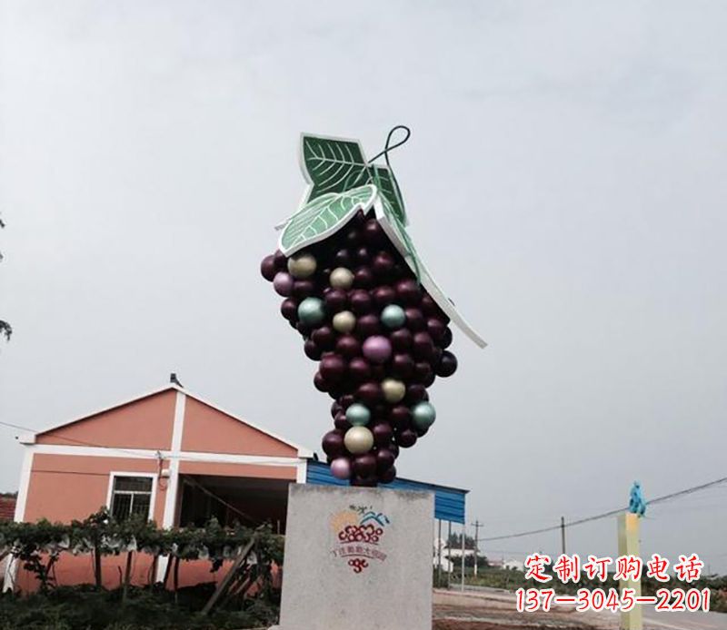 四川精美绝伦的不锈钢葡萄雕塑