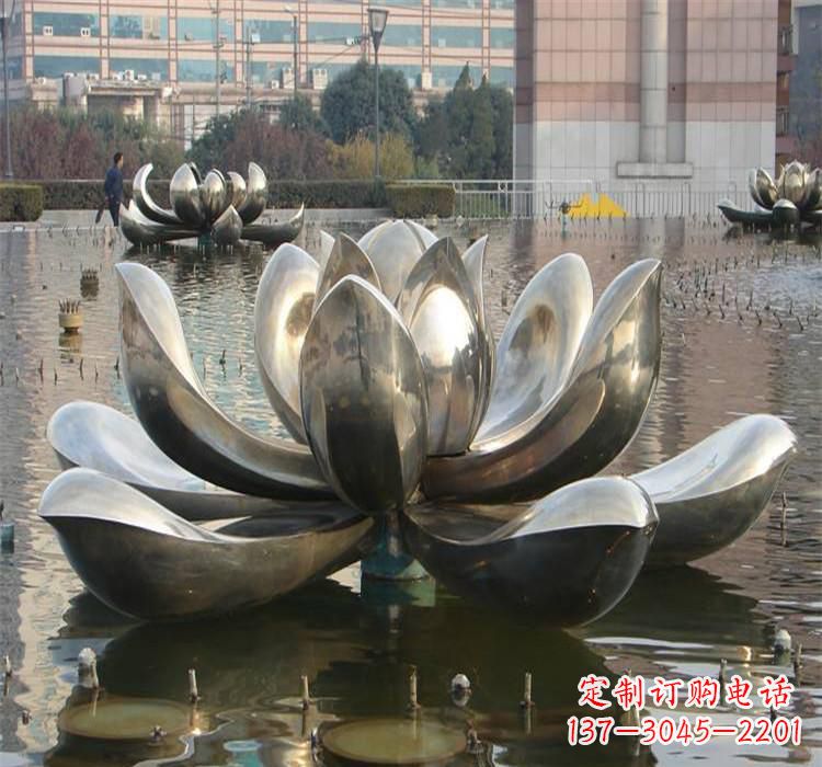四川不锈钢水景荷花雕塑质朴之美
