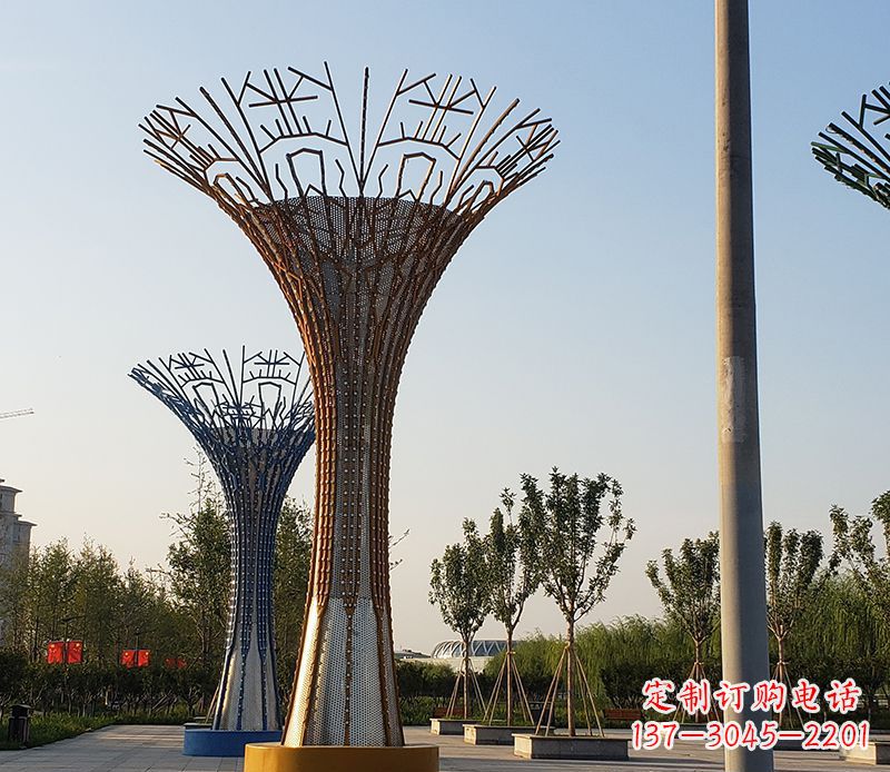 四川城市景观的点缀——不锈钢树叶雕塑