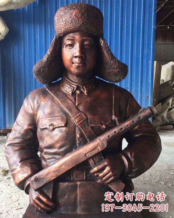 四川雷锋雕塑象征着无私奉献的力量