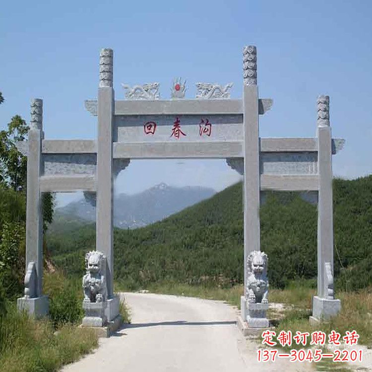 四川村落中的牌坊雕塑传承民间文化
