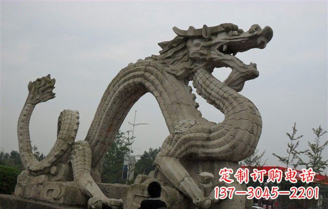 四川大理石龙雕塑，象征着力量与尊贵