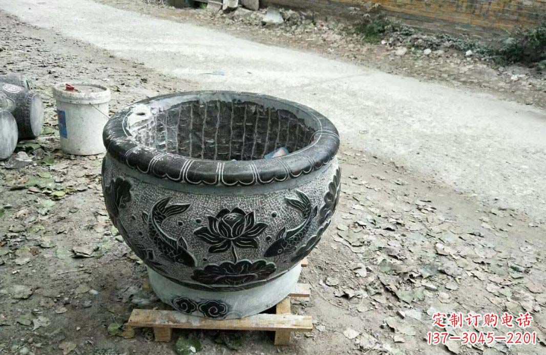 四川高雅的仿古圆形水缸石雕