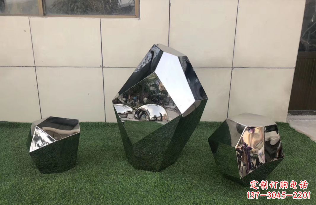 四川高质感不锈钢鹅卵石雕塑