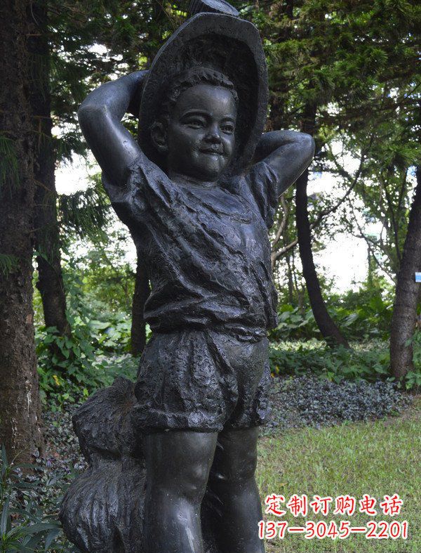 四川公园戴草帽的小男孩人物铜雕