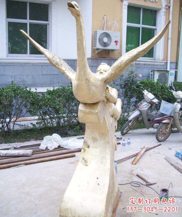 四川孩子与天鹅·梦幻铜雕