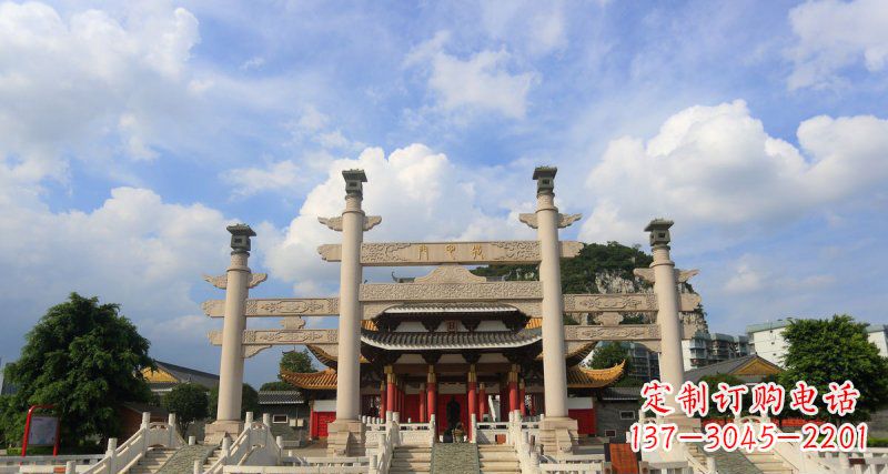 四川三门牌坊雕塑,精美简易的石头艺术