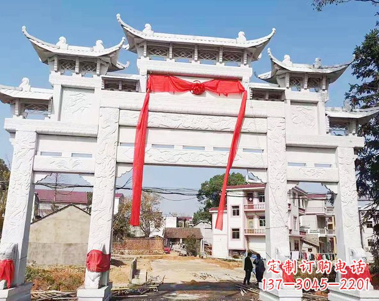 四川三门三楼石雕牌坊:专业定制牌坊雕塑