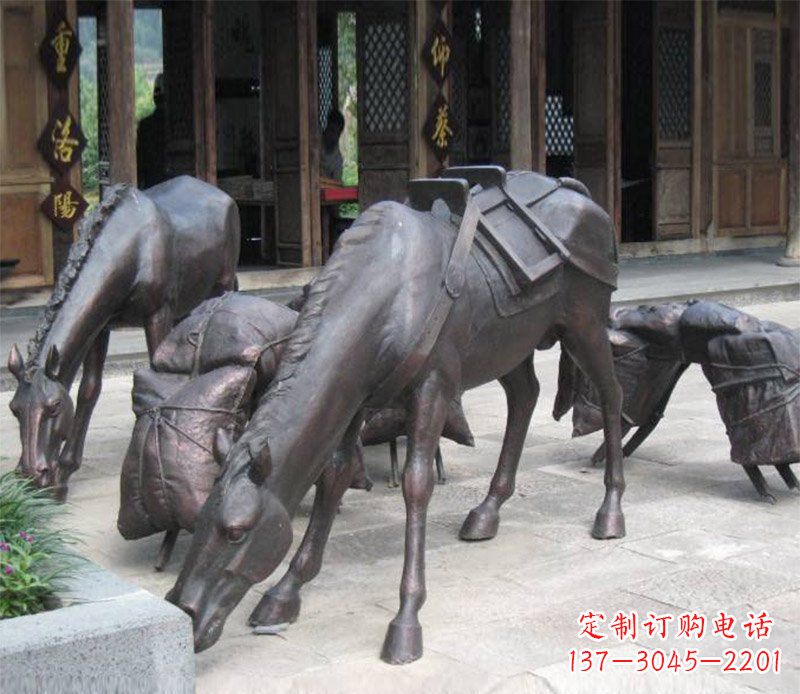 四川拖行李的马动物铜雕