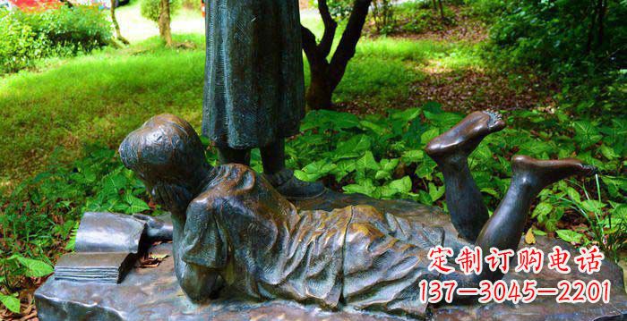 四川校园趴着看书的小男孩人物铜雕