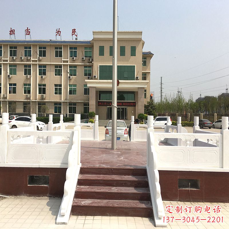 四川学校广场石雕升旗台